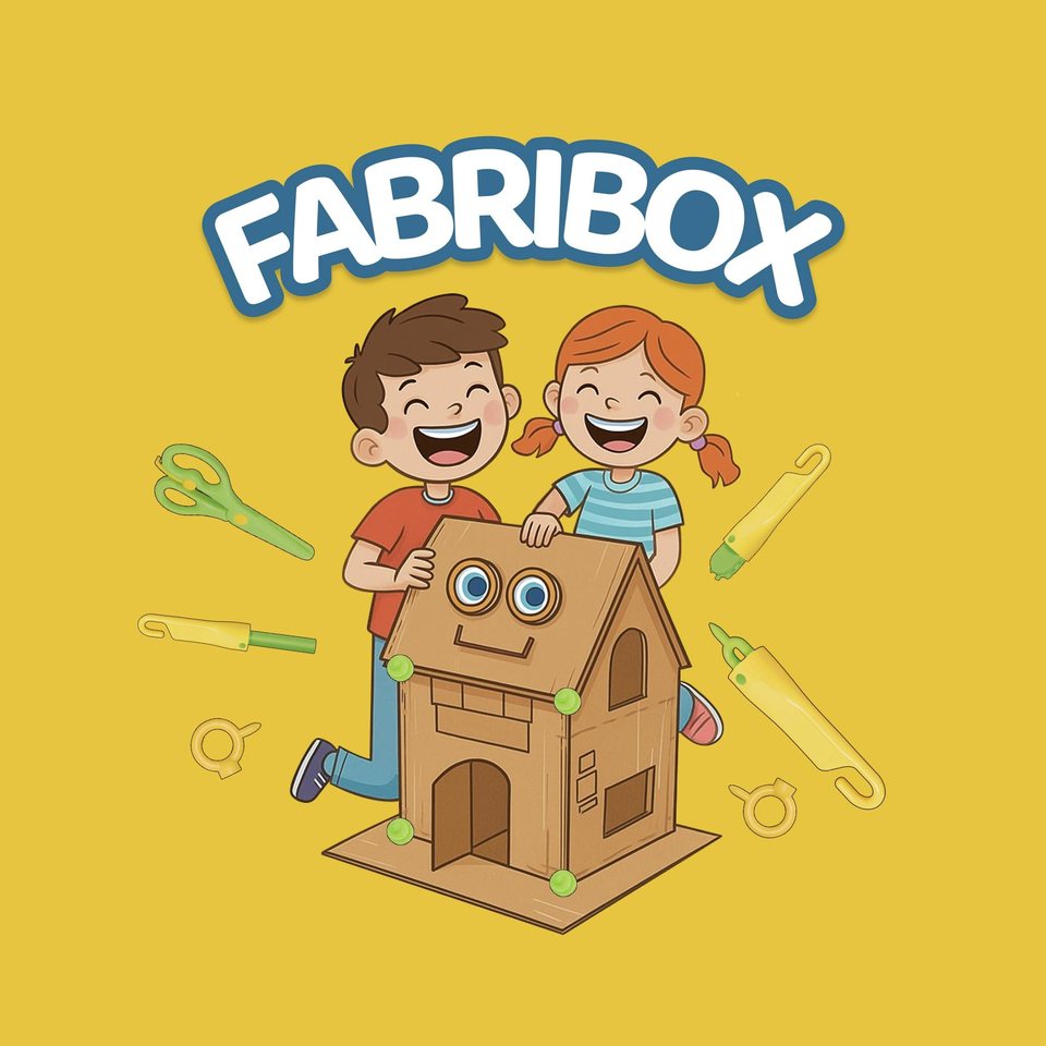 Fabribox – enfants construisant avec du carton